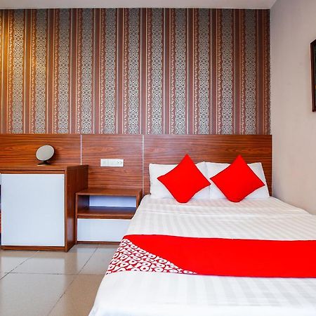 Oyo 491 Truong Sa Hotel Da Nang Bagian luar foto
